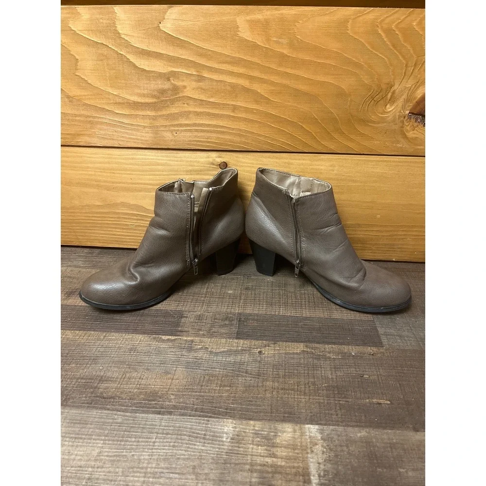 Love University Womens Taupe Faux Leather Ankle Boots Side Zip Buckle Block Heel